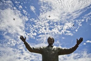 Eine Statue von Nelson Mandela in Südafrika