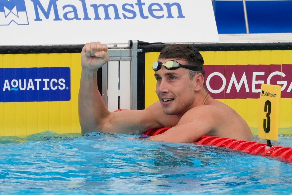 Kristian Gkolomeev streckt die Faust