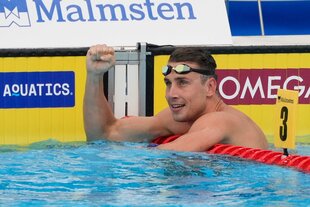 Kristian Gkolomeev streckt die Faust
