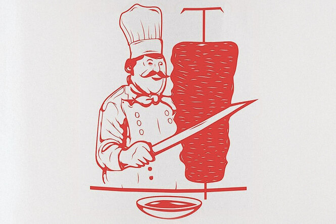 Das Logo von "Döner Kebab" zeigt eine männliche Person mit einem Messer in der Hand und einem Dönerspieß