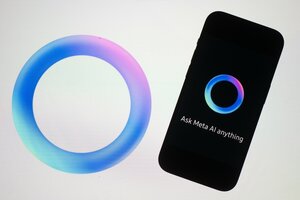 Blauer Ring (Logo) neben Smartphone