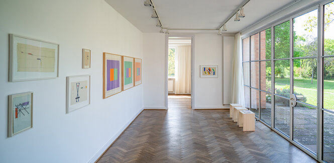 Ausstellungsansicht der Max Bill Ausstellung im Mies van der Rohe Haus.