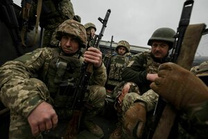 Soldaten auf einem Übungsgelände