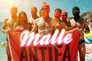 Vermummte Menschen am Strand hinter einem Badetuch auf dem "Malle Antifa" steht