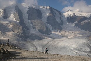 Schweizer Berglandschaft mit Gletscher