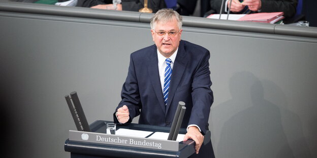 Porträt von Peter Hintze Porträt von Peter Hintze
