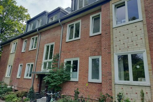 Fassade eines Mehrfamilienhauses
