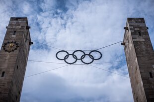 Die Olympischen Ringe am Olympiastadion