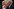 Ein müder Joe Biden stützt sich auf seine Hände
