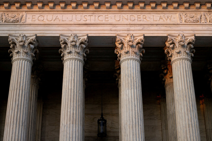 Die Säulen am Gebäude des Obersten Gerichtshofes in Washington