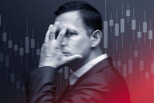 Eine Bildmontage: Peter Thiel hält eine Hand vor sein gesicht