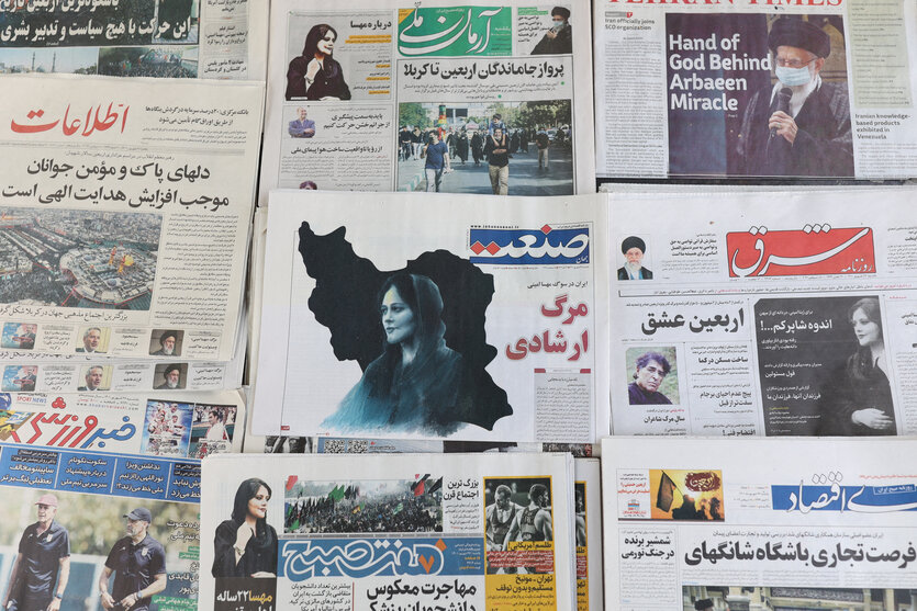 Iranische Zeitungen