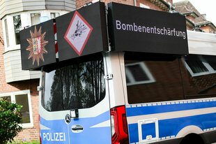 Lautsprecherfahrzeug der Polizei mit der Aufschrift 