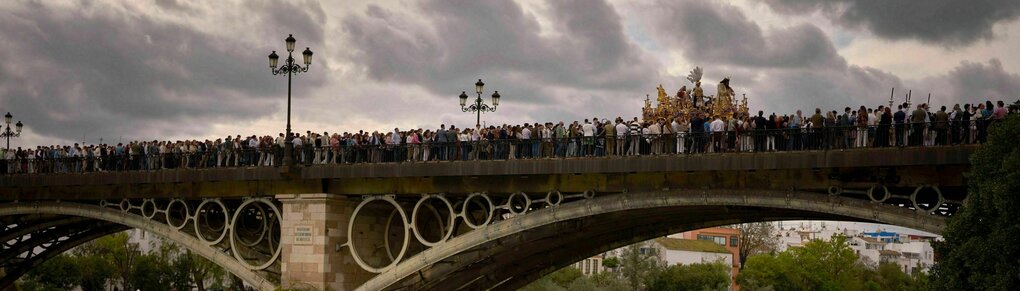 Die Triana-Brücke in Sevilla