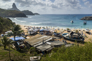 Bucht und Strand der Inselgruppe Fernando de Noronha