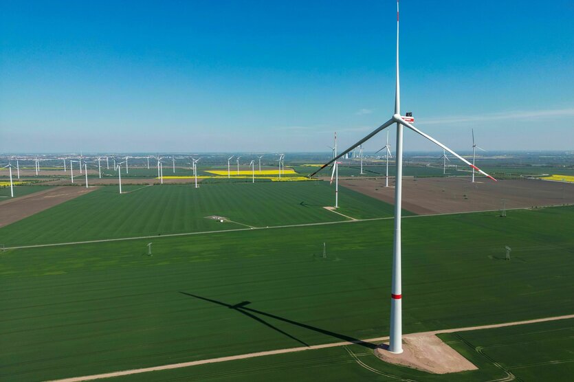 Im Energiepark Bad Lauchstädt südlich von Halle soll künftig mit Windenergie und Elektrolyse grüner Wasserstoff erzeugt.