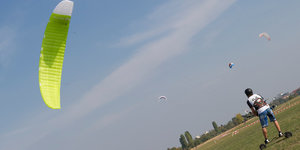 Drachenflieger auf dem Tempelhofer Feld