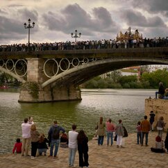 Die Triana-Brücke in Sevilla