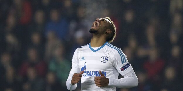Der Fußballer Eric-Maxim Choupo-Moting ärgert sich Der Fußballer Eric-Maxim Choupo-Moting ärgert sich