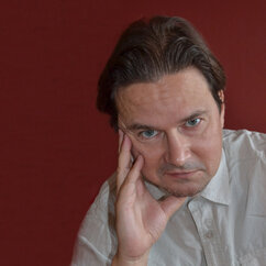 Zu sehen ist Peter Unfried, Chefreporter der taz und Chefredakteur der taz FUTURZWEI.