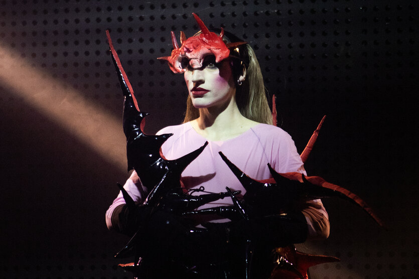 Dragqueen Levau beim Dragball in Tbilisi