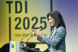 Bundeswirtschaftsministerin Katherina reiche (CDU) spricht auf dem Tag der Industrie 2025