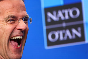 Nahaufnahme des lachenden Gesichts von Mark Rutte
