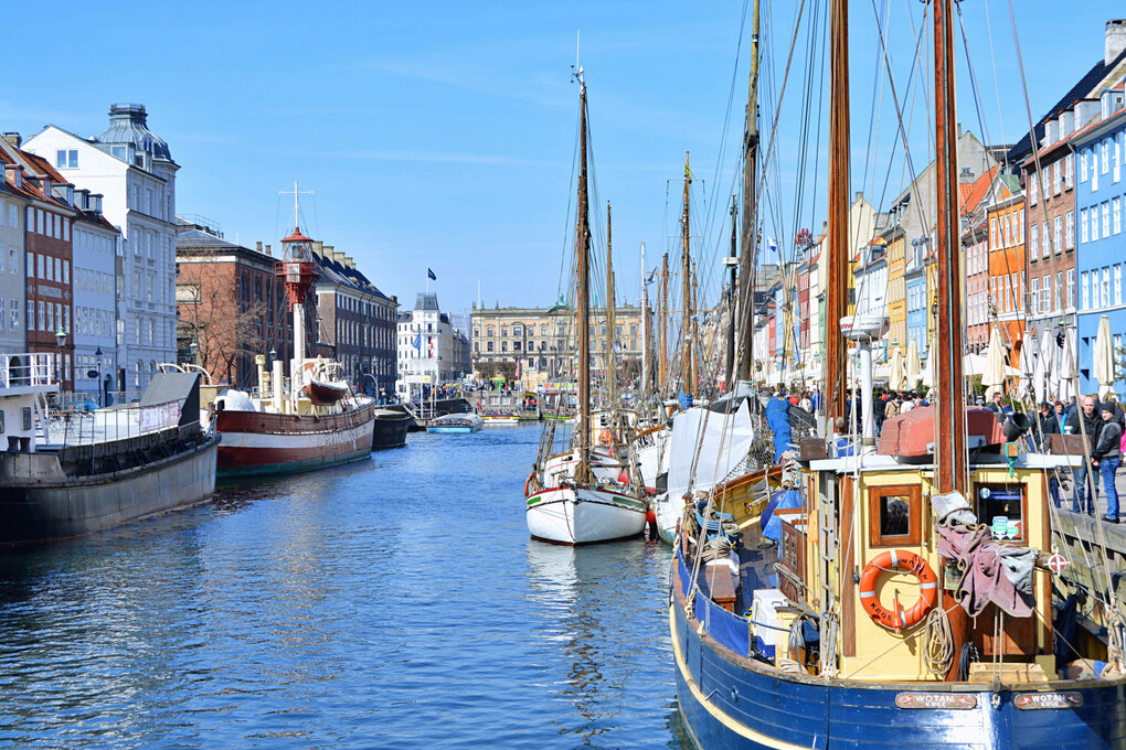 Segelschiffe auf einem Kanal in Kopenhagen