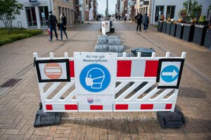 Ein Schild mit der Aufschrift «Ab hier gilt Maskenpflicht»