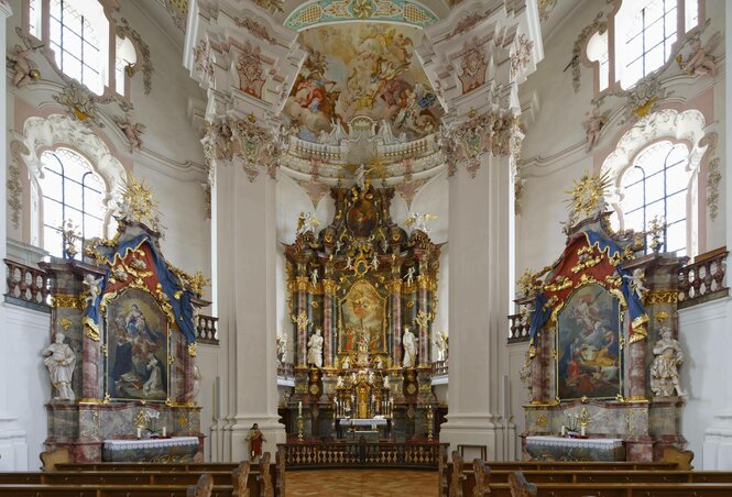 Innenansicht der Wallfahrtskirche in Schussenried.