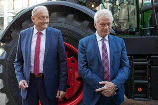 Joachim Rukwied (l), Präsident des Deutschen Bauernverbands , und Alois Rainer (CSU), Bundeslandwirtschaftsminister, auf dems Deutschen Bauerntag