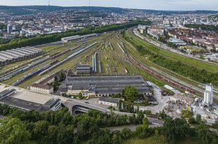 Blick vom Abstellbahnhof Rosenstein auf den Hauptbahnhof Stuttgart