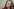 Ein Foto Einer Frau im Portrait. Sie lächelt und hat langes Haar Ein Foto Einer Frau im Portrait. Sie lächelt und hat langes Haar