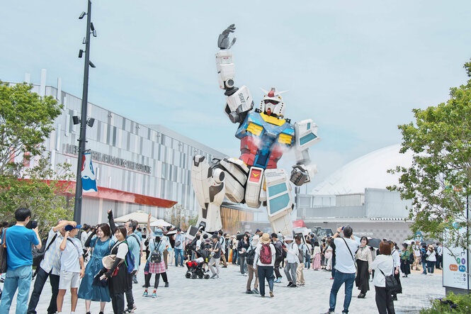 Eine Roboter-Skulptur von 1979 auf dem Gelände der Expo 2025