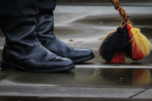 Bundeswehrstiefel mit Deutschland-Puschel