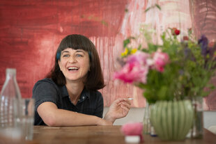 Porträt von Juliette Hathaway.