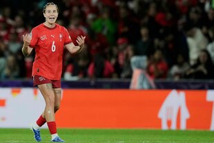 Geraldine Reuteler jubelt nach ihren Tor