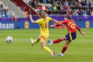 Geraldine Reuteler jubelt nach ihren Tor