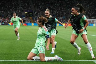Italienische Fuballerinnen freuen sich über das 1:0