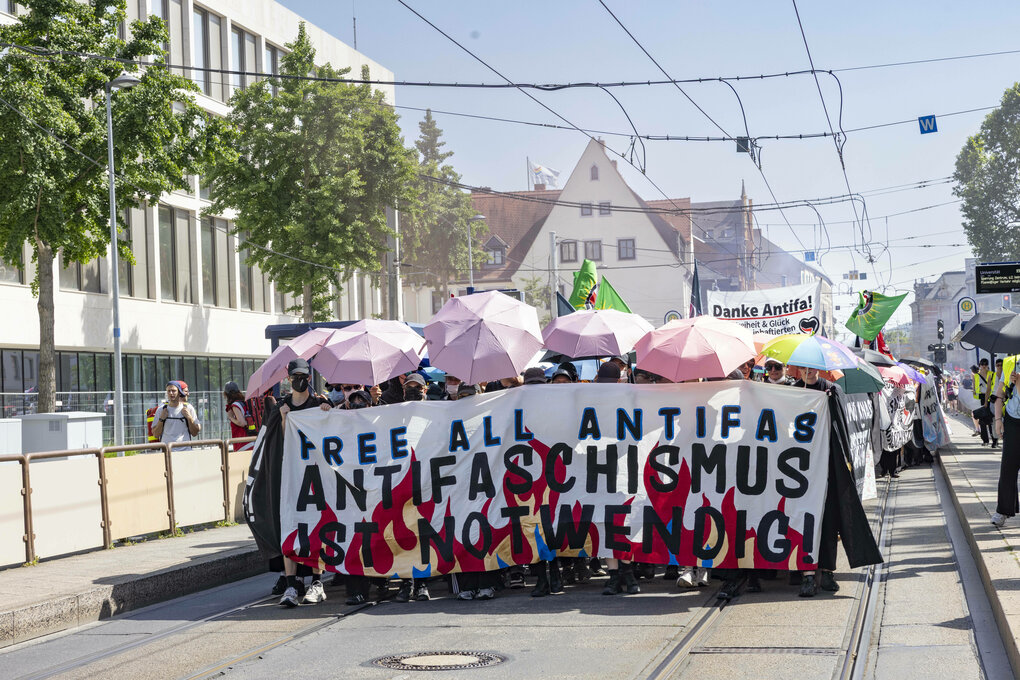Der Frontblock einer antifaschistischen Demonstration in Jena am 14.06.2025