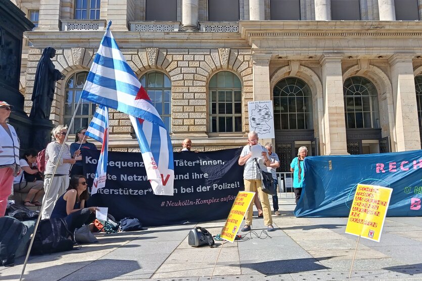 Claudia von Gélieu spricht vor dem Abgeordnetenhaus