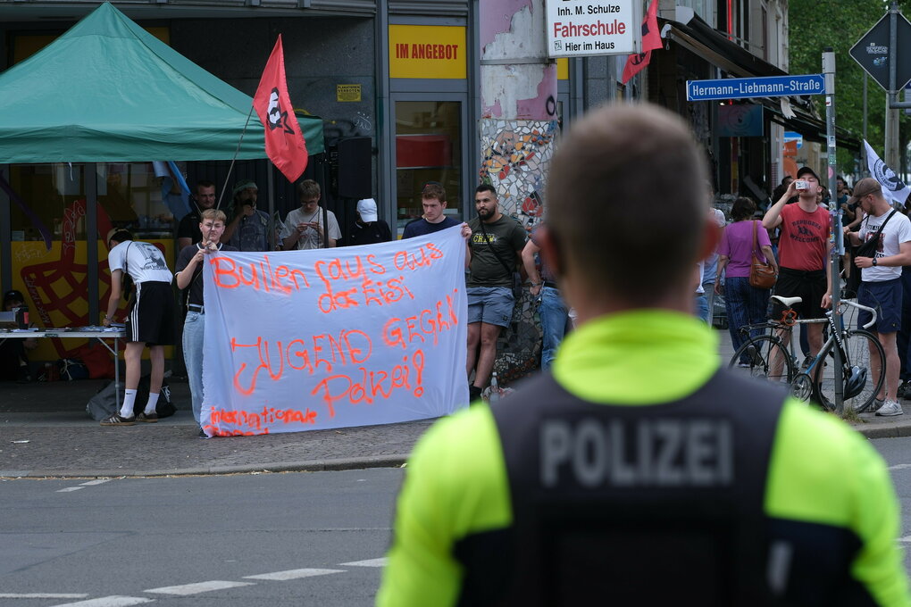 Proteste gegen die neue Polizeiwache in der Leipziger Eisenbahnstraße