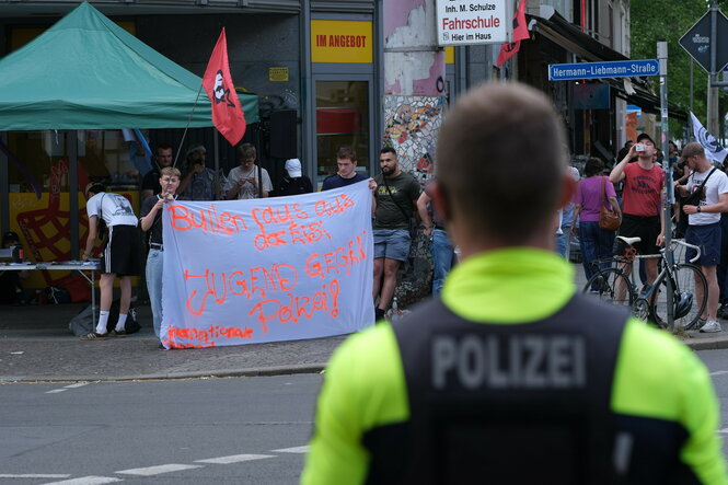 Proteste gegen die neue Polizeiwache in der Leipziger Eisenbahnstraße