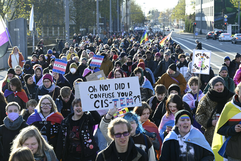 Demonstration gegen Queerfeindlichkeit.
