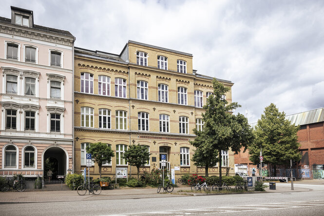 Ein Gebäude von außen im Hamburger Karolinenviertel