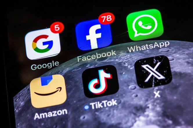 Ein Display eines Handys mit Apps