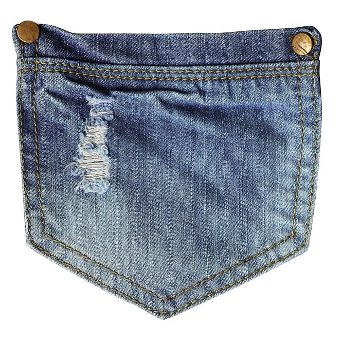 Eine zerschlissene Tasche einer Jeanshose
