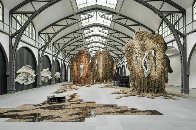 Blick in einen Ausstellungsraum in der Galerie Hamburger Bahnhof
