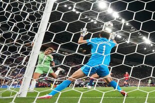Cristiana Girelli trifft zum 2:1 für Italien