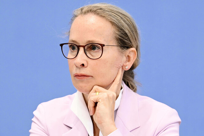 Frauke Brosius-Gersdorf bei eine Pressekonferenz.